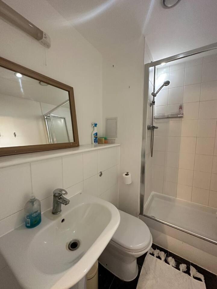 New Build 2 Bedroom With 2 Bath In לונדון מראה חיצוני תמונה